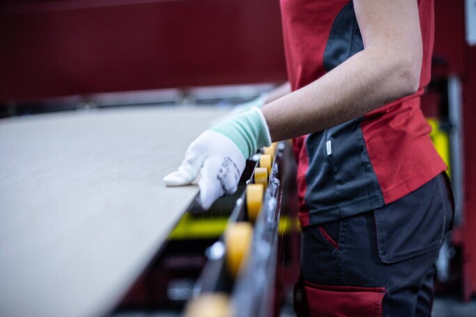 Maschinen- und Anlagenführer (m|w|d) mit Umzugsbereitschaft nach GOCH am Niederrhein, 1. Bild